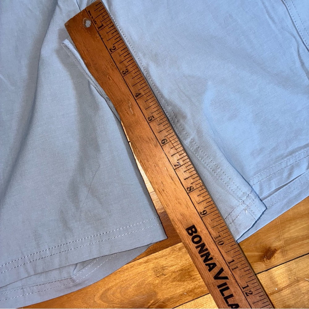 Huk Shorts Mens XL Gray Fishing Chino Performance Cargo 10" Inseam Outdoor - Picture 3 of 9
